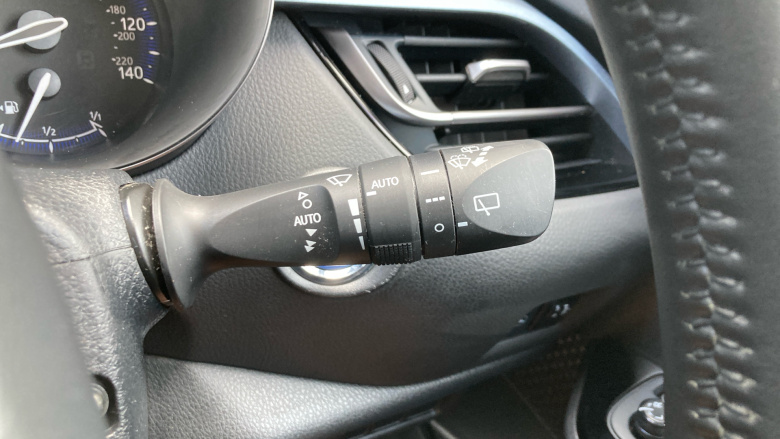 Toyota C-HR 1.8 Hybrid Design 5dr CVT Hybrid Hatchback
